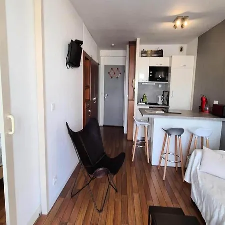 Charming Apt 20m From Beach In *
